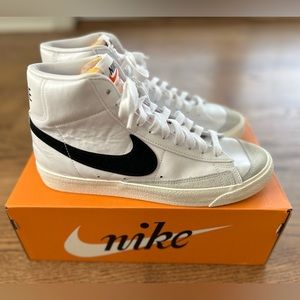 Nike Men’s Blazer Mid ‘77 Vintage White/Black Size 9.5